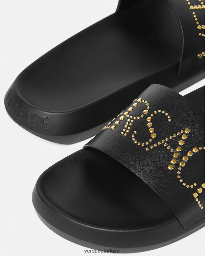 Versace çivili logo slaytları erkekler siyah ayakkabı B0HHR81596