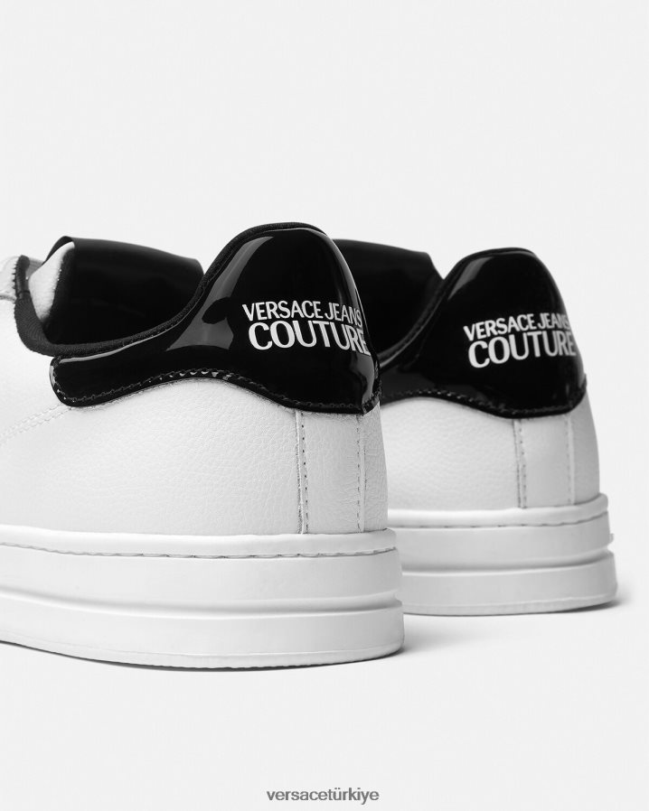 Versace Court 88 V amblemli logolu spor ayakkabı erkekler siyah beyaz ayakkabı B0HHR82444