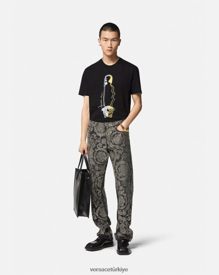 Versace çengelli iğne grafikli tişört erkekler siyah Giyim B0HHR81400